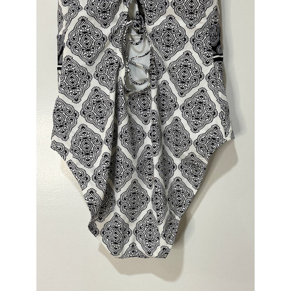 La Blanca Oasis Tile Strappy Back One-Piece Swimsuit White Black Size 14 NWT - Picture 12 of 15